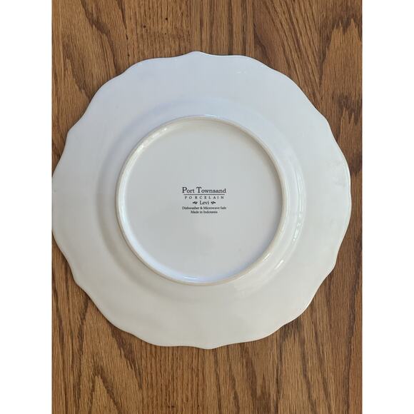 Port Townsand Levi Plate 10" Dinner Elephant Turquoise Lace Scalloped Porcelain - Picture 7 of 13